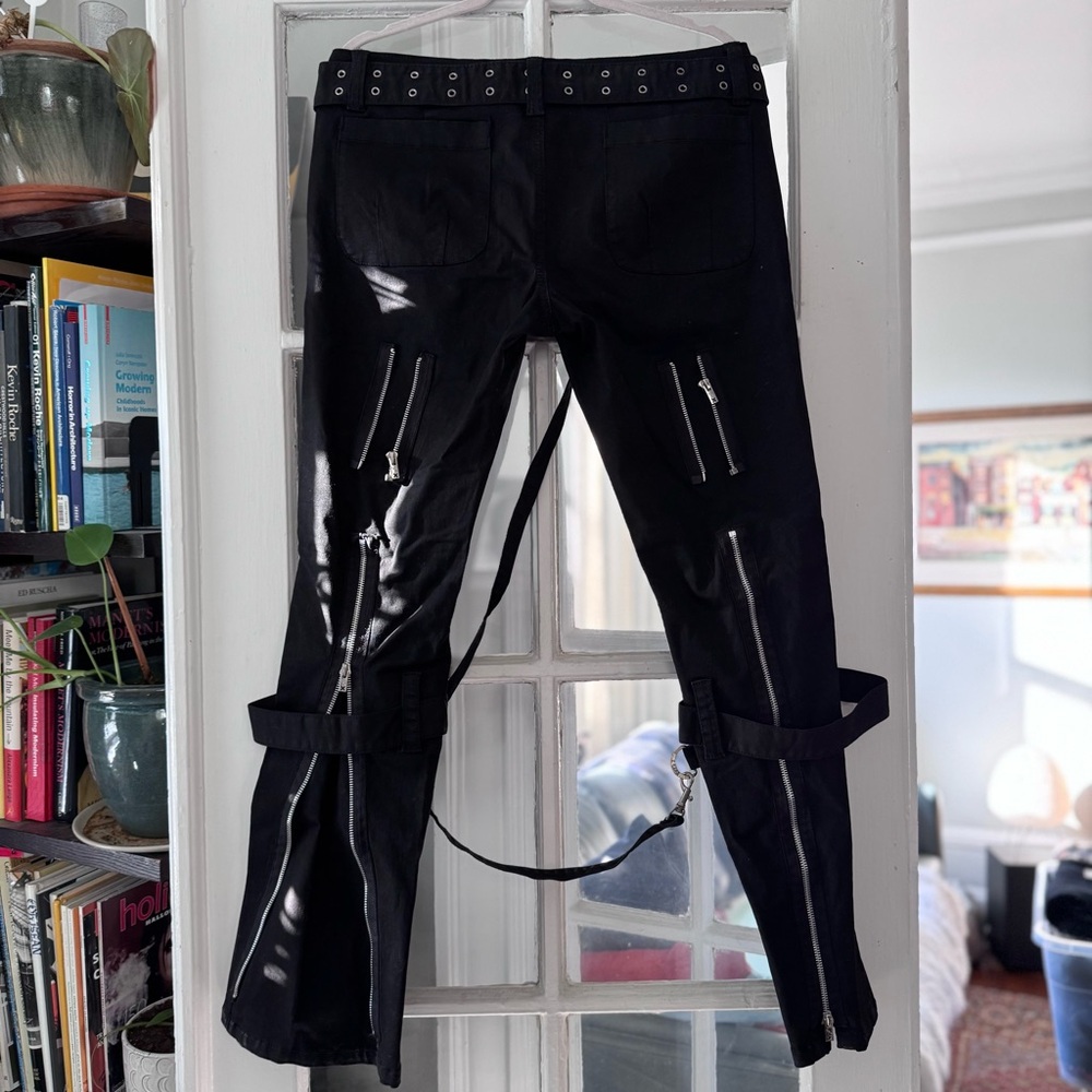 Tripp NYC Size 30/11 NWT Black Belted Grommet Zipper Pants - Picture 2 of 7